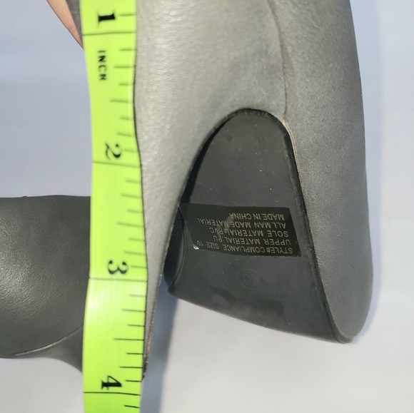 5/$25 Wet Seal gray pointy toe heels size … - Picture 8 of 8